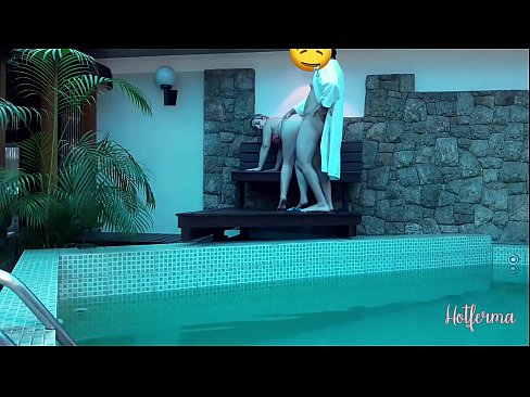 ❤️ Boss invita a cameriera à a piscina, ma ùn pudia resiste à un caldu ️ Video sessu à co.lemovani.top ❌